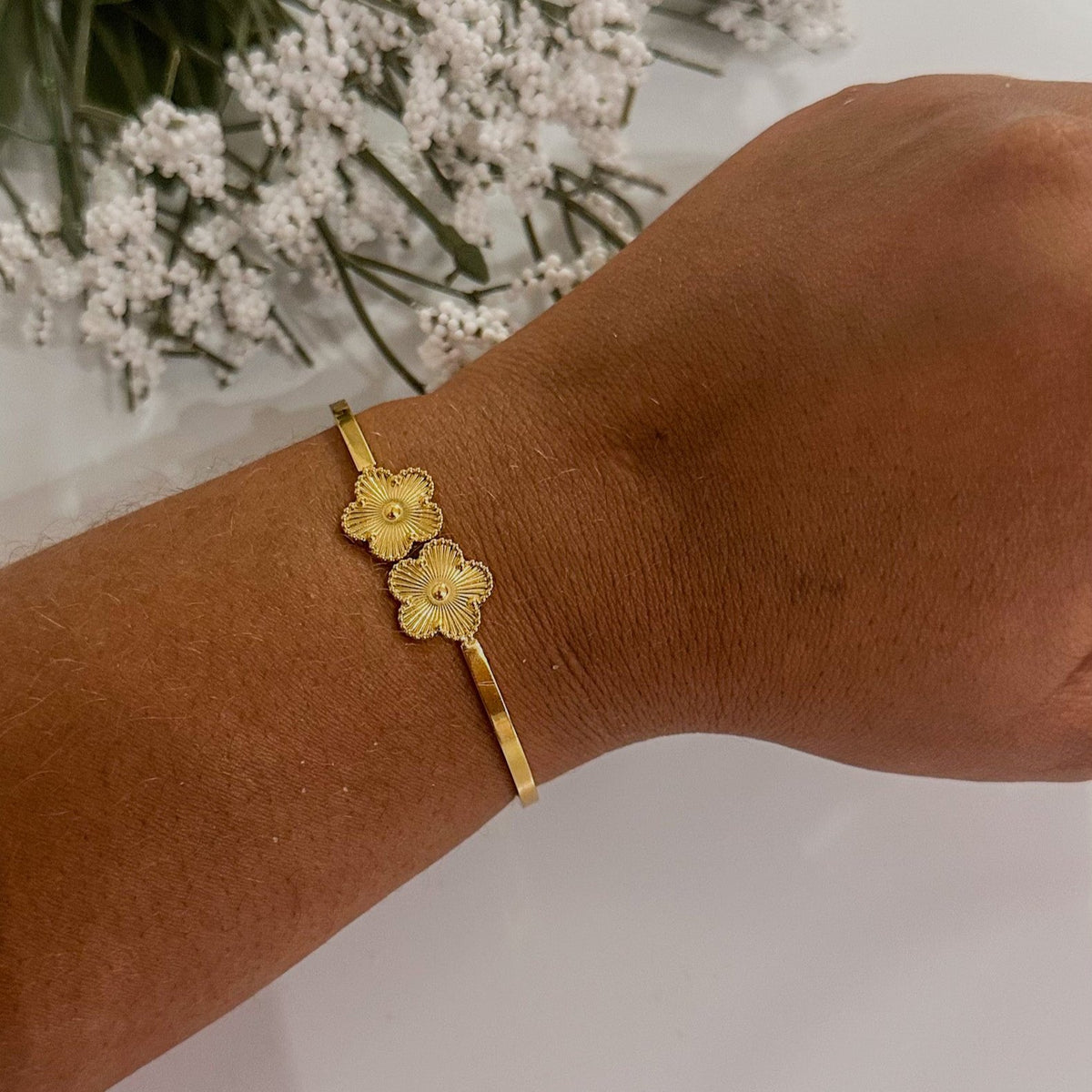 Juliette Floral Bangle - Gold Floral Bracelet - ORÂGE Jewelry