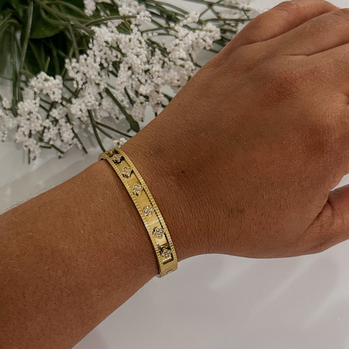 Clara Floral Bangle – 18K Gold-Plated Bangle - ORÂGE Jewelry