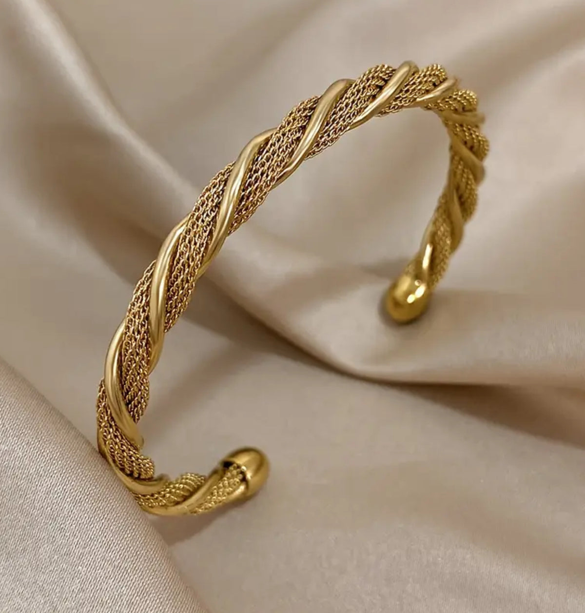 Twisted Gold Cuff Bracelet - Irma Cuff - ORÂGE Jewelry