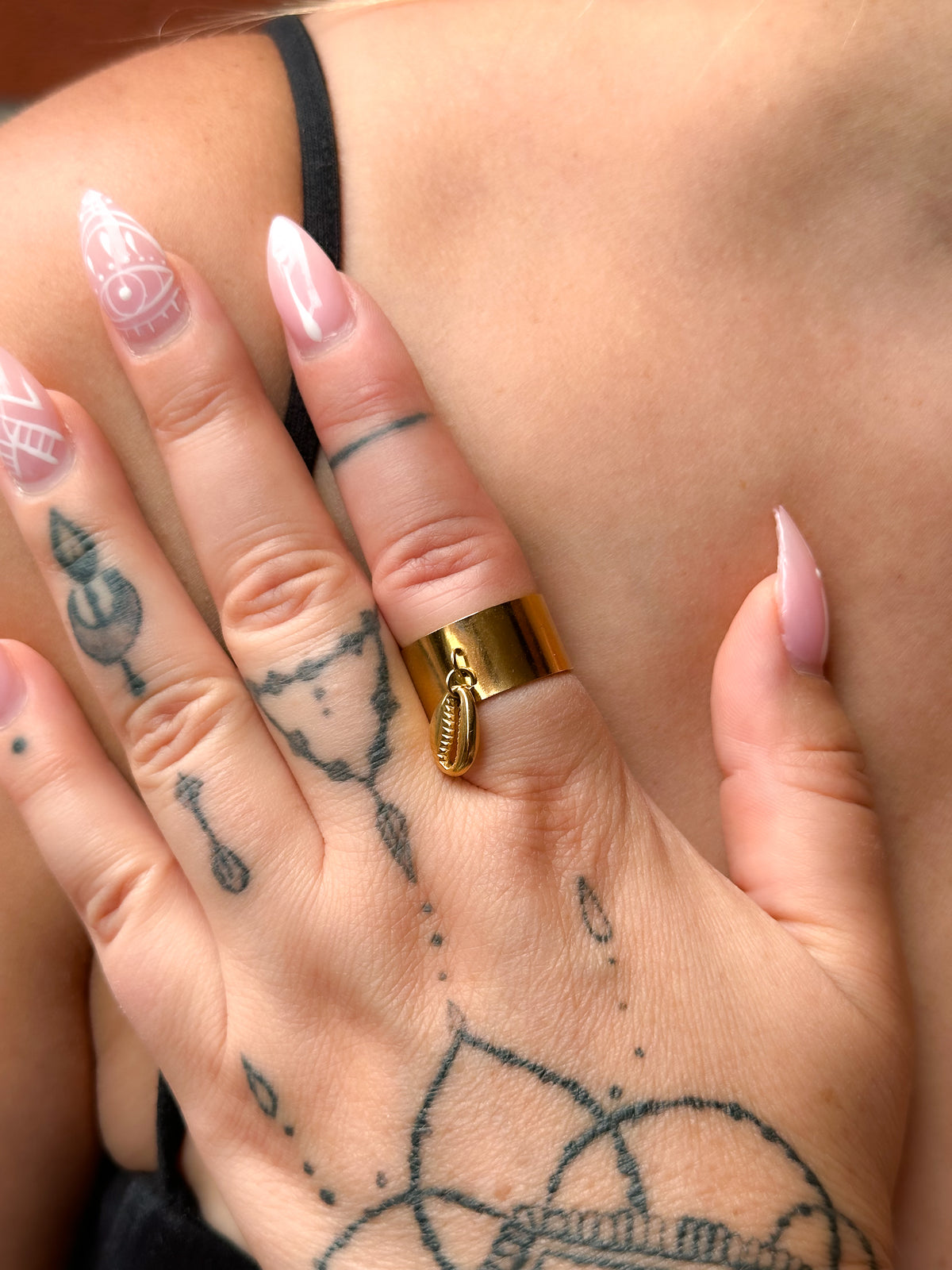 Calypso Stainless Steel Cowrie Band Ring - ORÂGE Jewelry