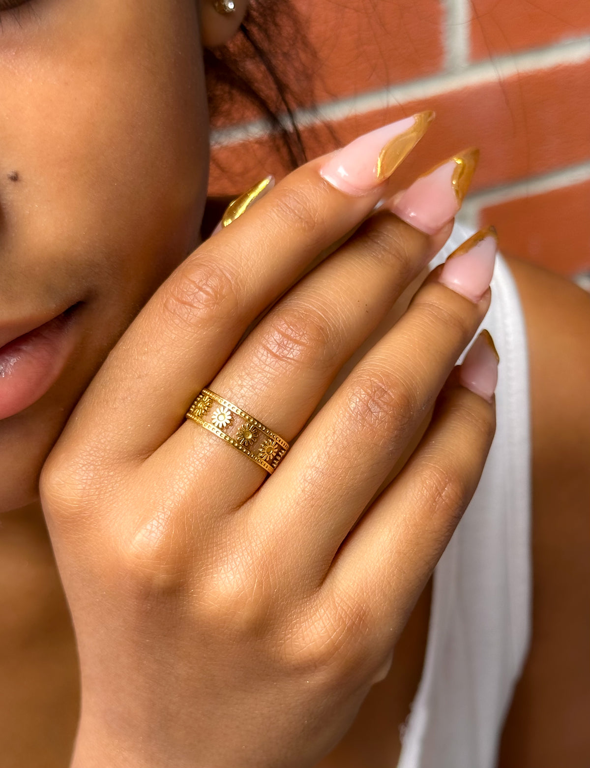 Prielle Sunlit Blossoms Ring - Floral Gold Ring - ORÂGE Jewelry
