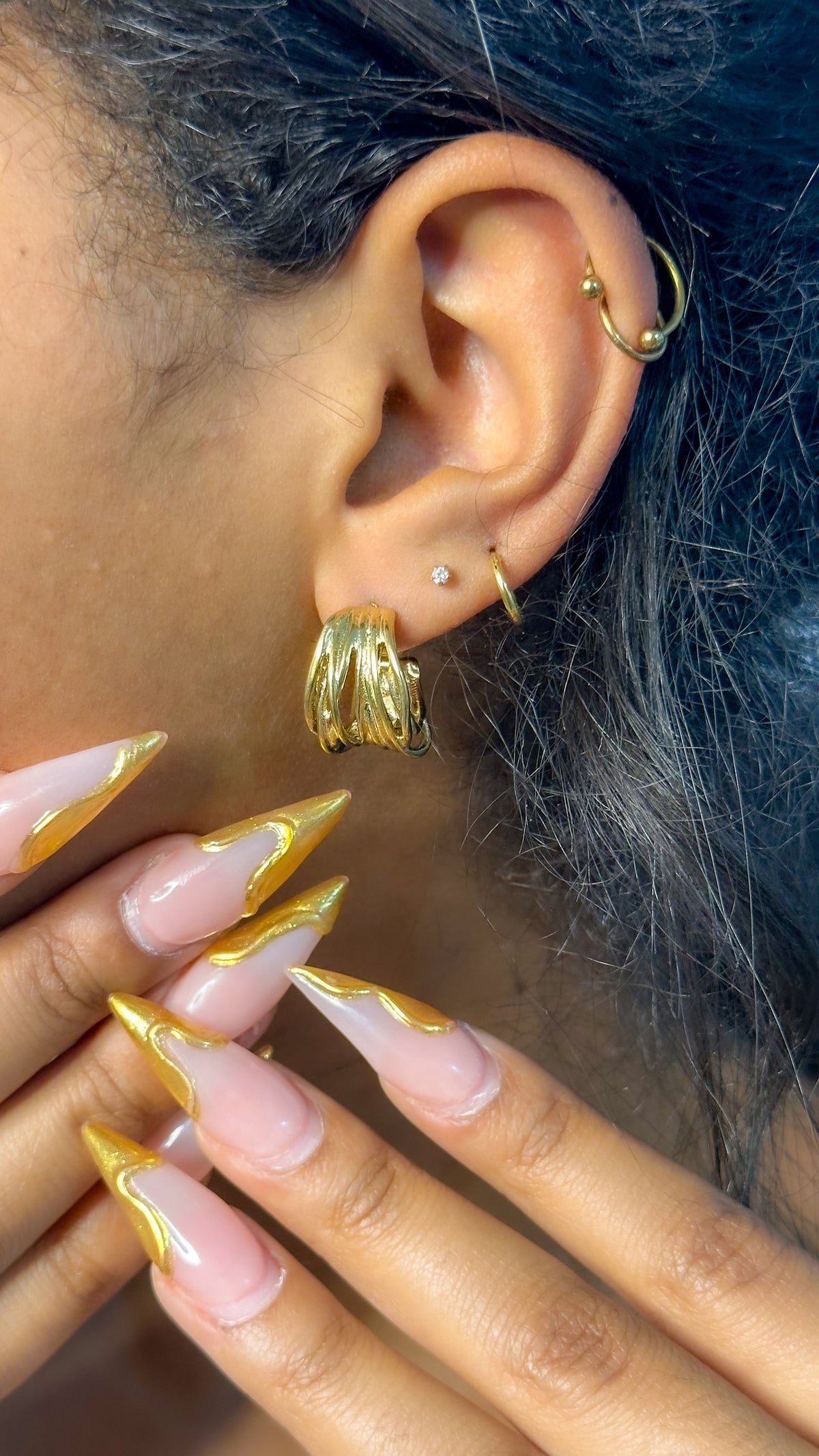 Gaël Stainless Steel Ribbon Hoops Earrings - ORÂGE Jewelry