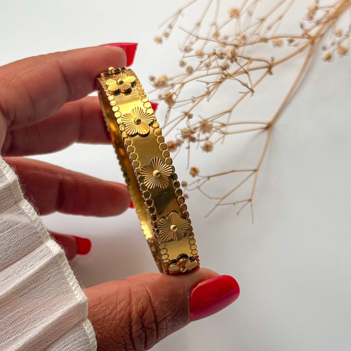 Textured Floral Gold Bangle - Camila Bracelet - ORÂGE Jewelry