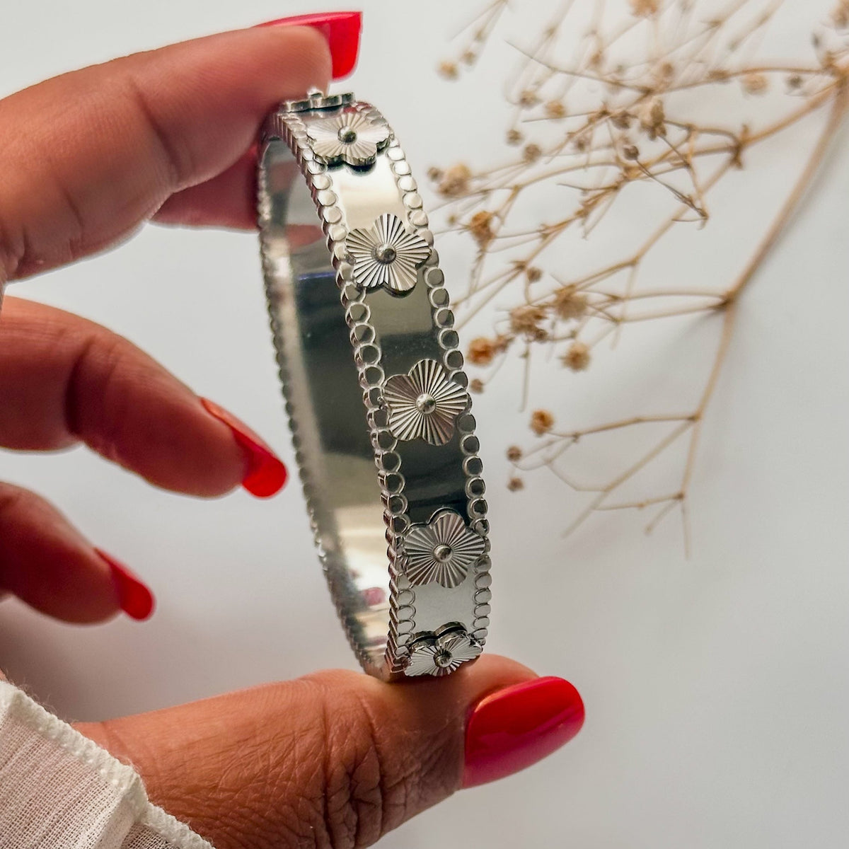 Textured Floral Gold Bangle - Camila Bracelet - ORÂGE Jewelry