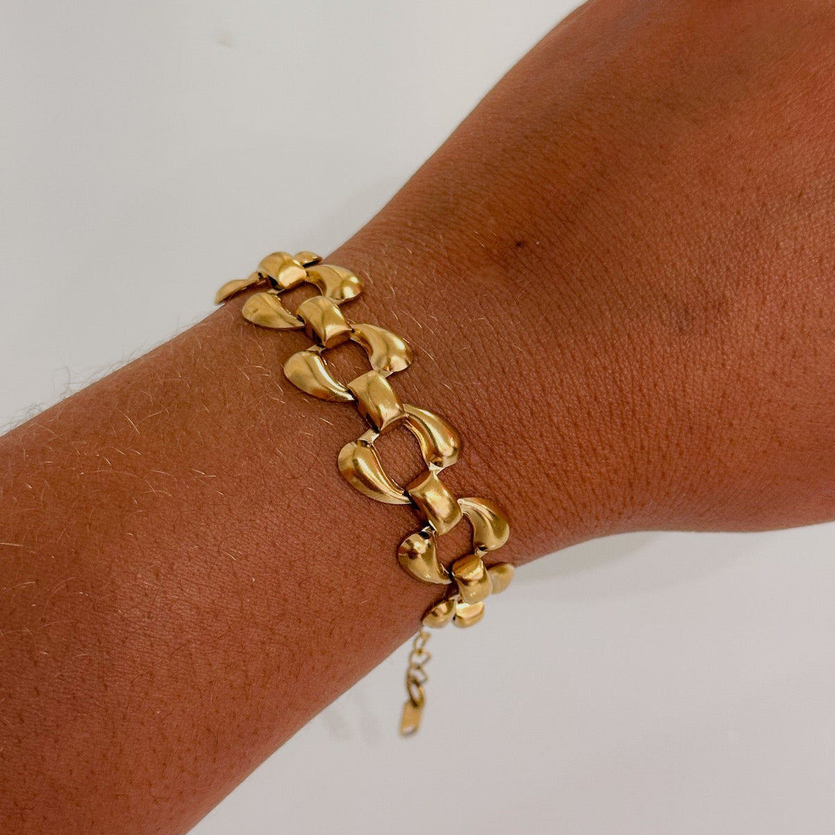 Valencia Teardrops Bracelet - Gold Bracelet – ORÂGE Jewelry​