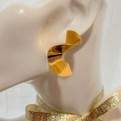Nyah Swirls Earrings - Gold Swirl Design - ORÂGE Jewelry