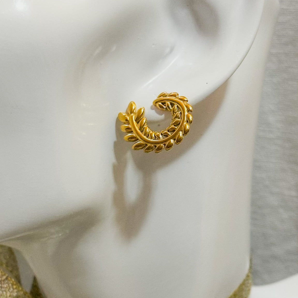Laurel Leaf Earrings - 18K Gold Plated - ORÂGE Jewelry